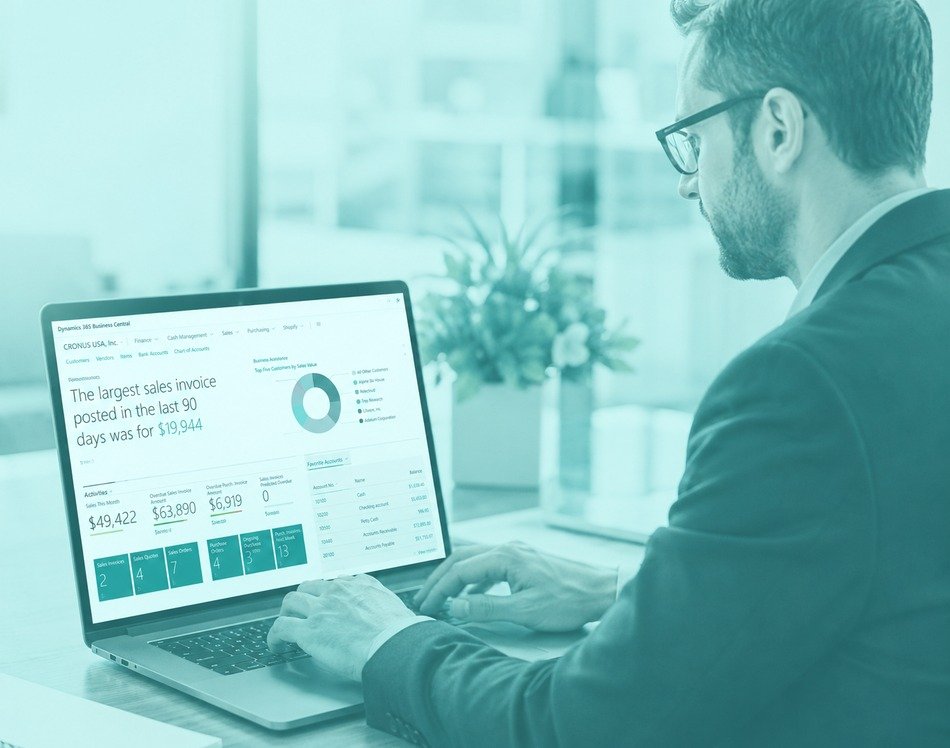 Leaforge 365 consultant working with modern business technology